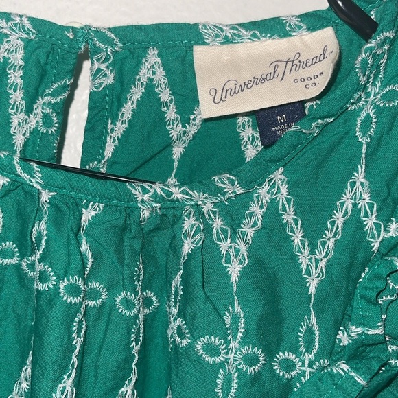 🌹NWOT:UNIVERSAL THREAD EMBROIDERED RUFFLE TOP - Picture 4 of 8